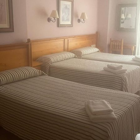La Posa Hostel Villar del Arzobispo Екстериор снимка
