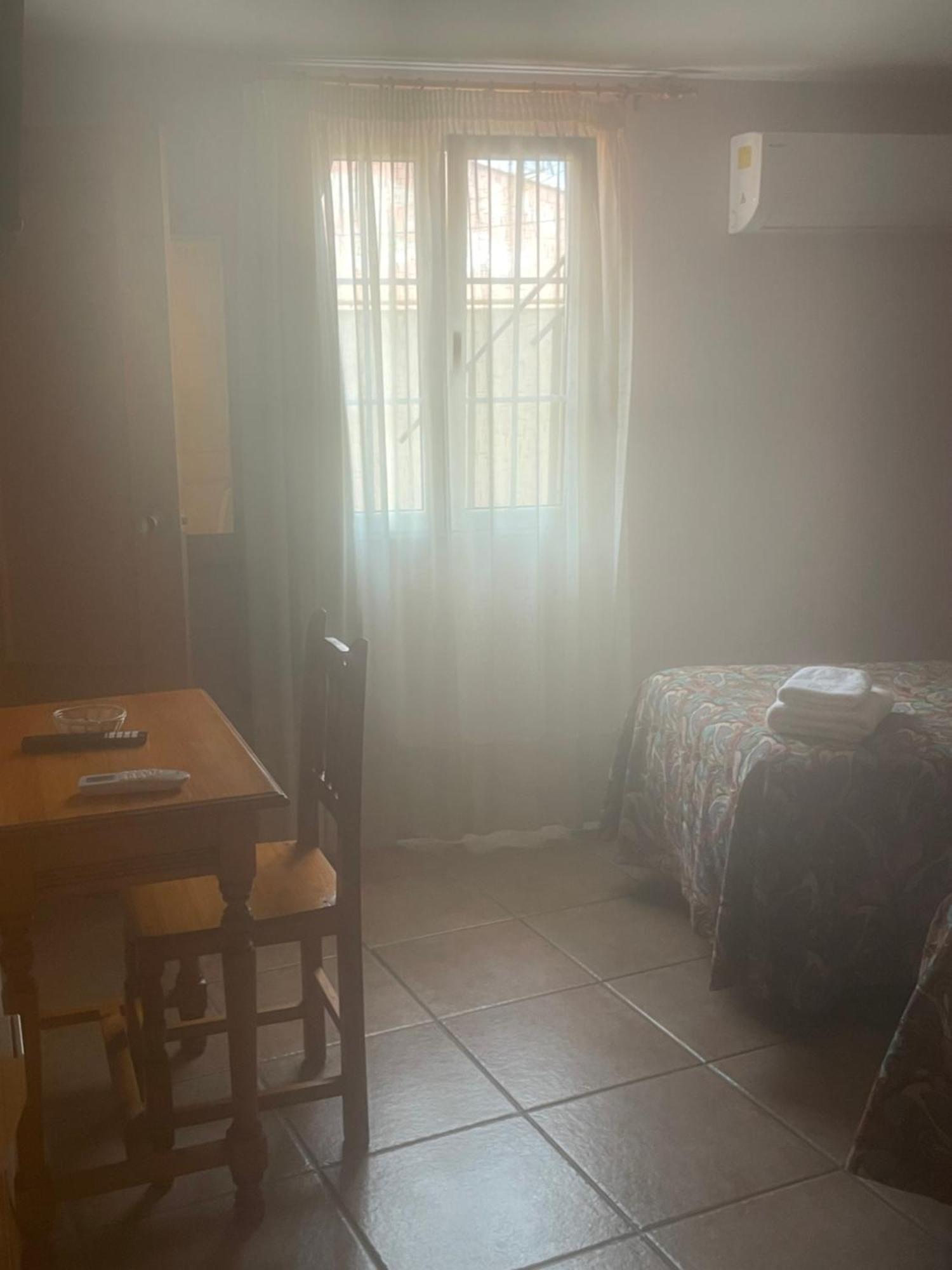 La Posa Hostel Villar del Arzobispo Екстериор снимка