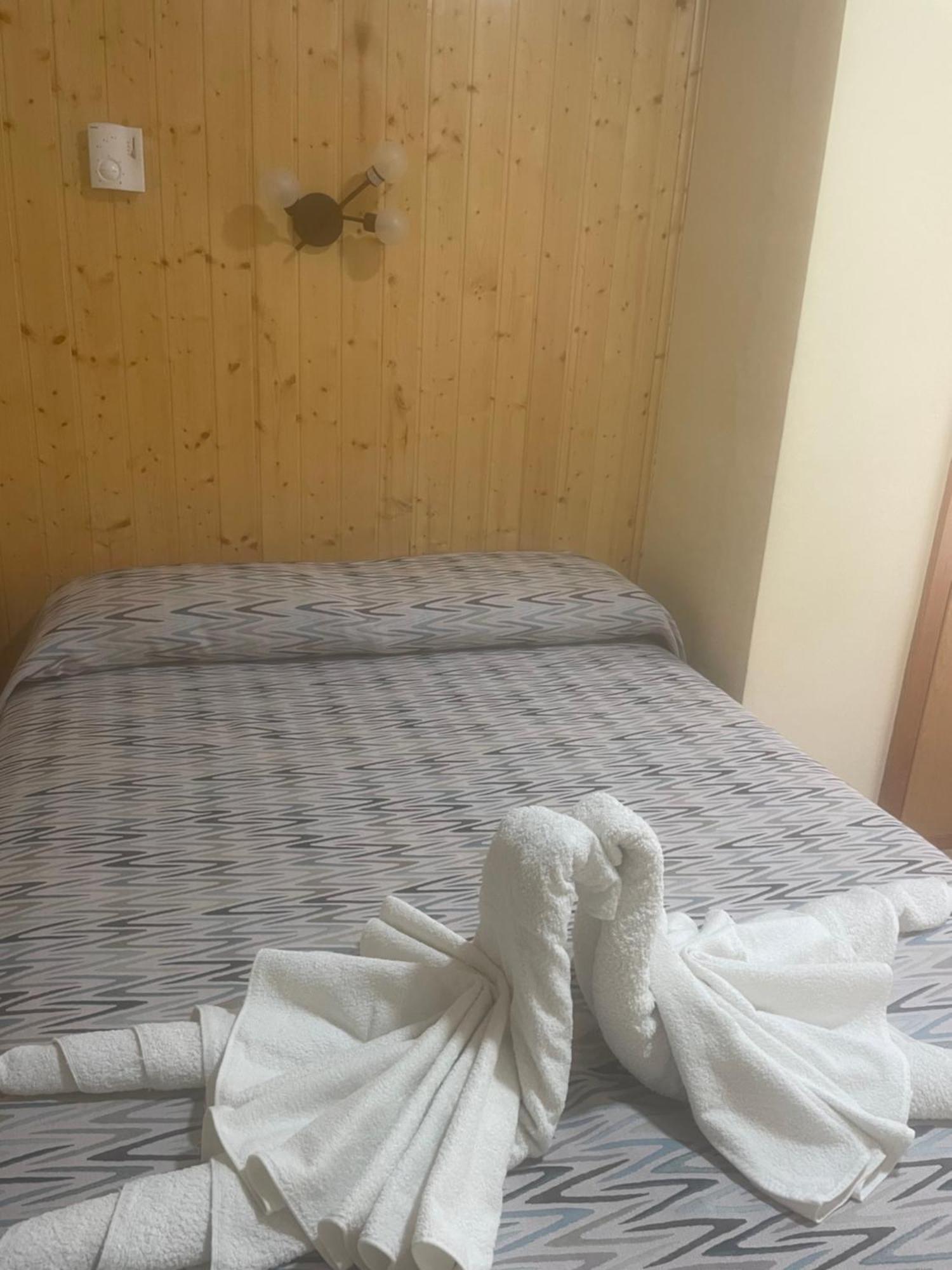 La Posa Hostel Villar del Arzobispo Екстериор снимка