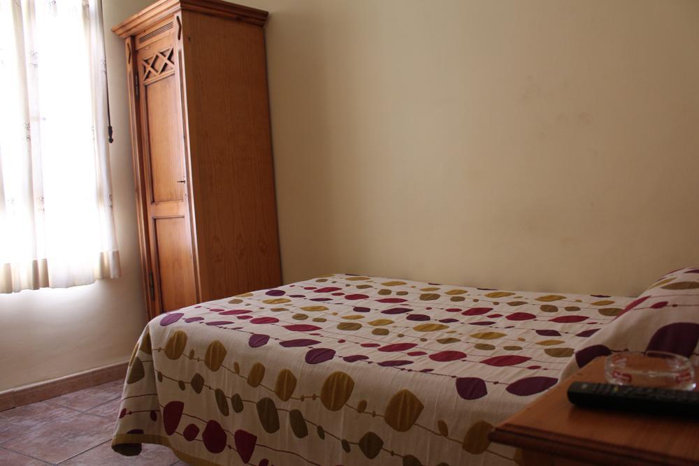 La Posa Hostel Villar del Arzobispo Екстериор снимка