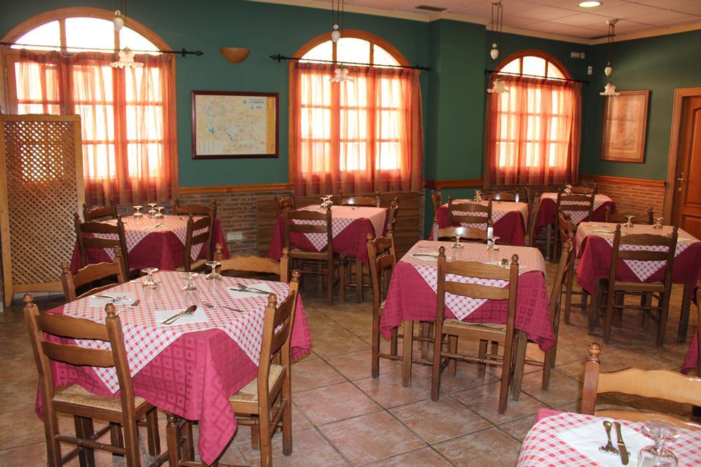 La Posa Hostel Villar del Arzobispo Екстериор снимка